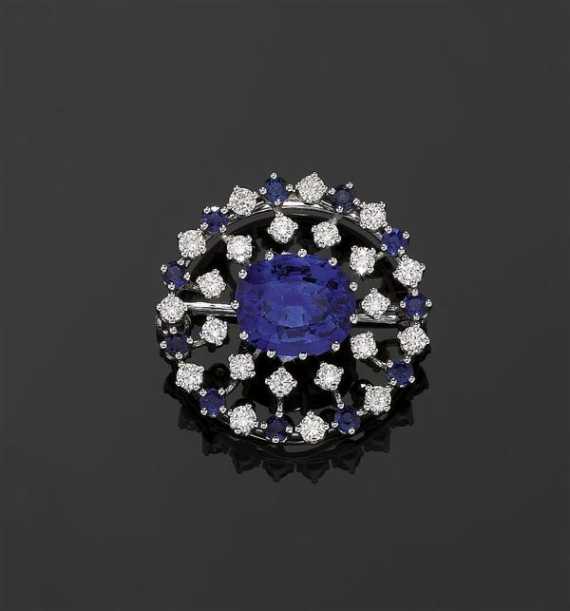 Appraisal: SAPPHIRE AND BRILLIANT-CUT DIAMOND BROOCH White gold and platinum Attractive