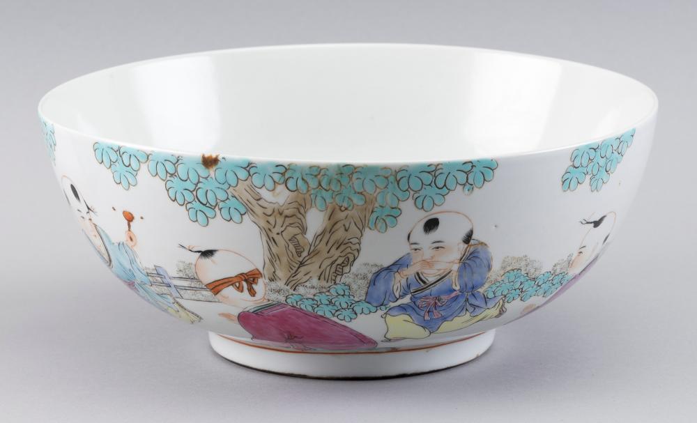 Appraisal: CHINESE FAMILLE ROSE PORCELAIN BOWL LATE TH CENTURY HEIGHT DIAMETER