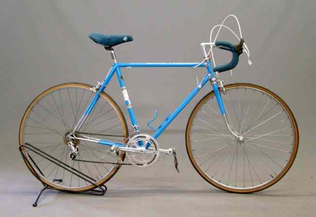 Appraisal: Schwinn Paramount light weight bicycle '' frame Retaining Campagnolo brakes