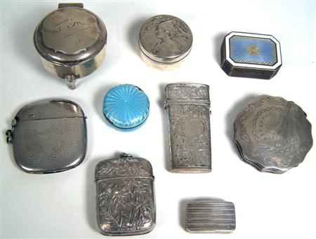 Appraisal: A collection of small boxes to include a Chinese export