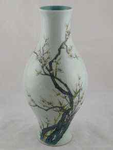 Appraisal: A Chinese ceramic vase decorated with overglaze quince tree and