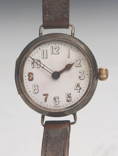 Appraisal: A SILVER GENTLEMANS OMEGA WRIST WATCH with enamel dial case