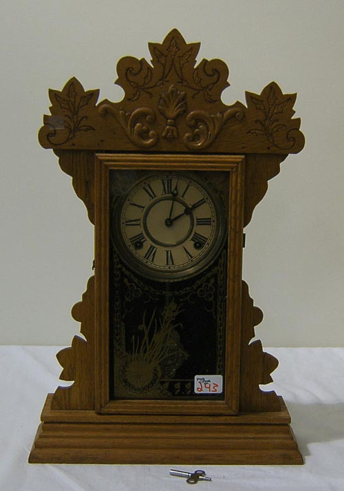 Appraisal: Victorian oak mantle clock h