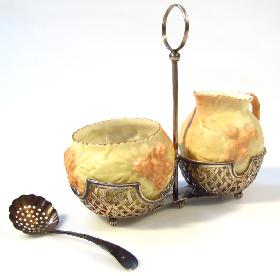 Appraisal: An early thC Locke Co Worcester cream and sugar set