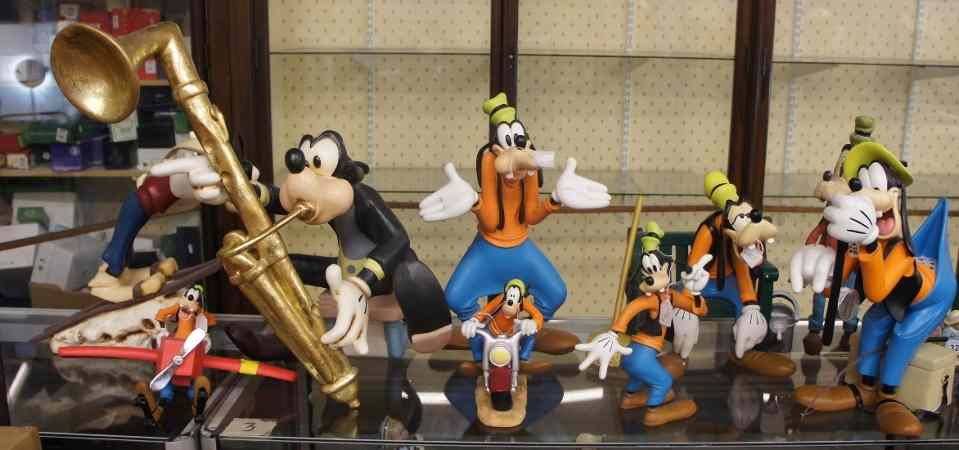 Appraisal: Collection of Large Resin Goofy Disney Figures Some Boxed