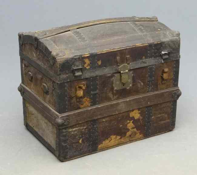 Appraisal: th c steamer trunk