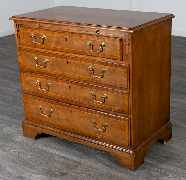 Appraisal: Wellington Hall Bachelors Chest Bachelors chest having a molded top