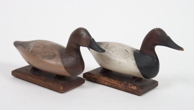 Appraisal: Pair of carved wood miniature ducks by Bob McGraw carved