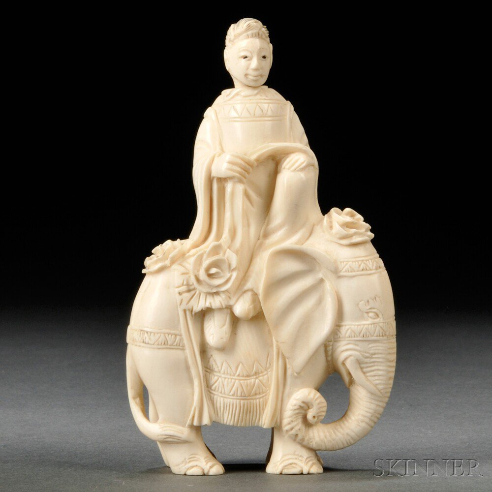 Appraisal: Ivory Snuff Bottle China th century in the shape of