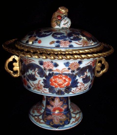 Appraisal: An th Century Imari footed bowl and cover the lid