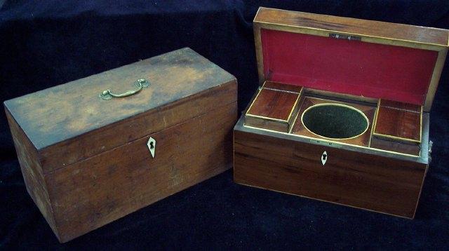 Appraisal: A mahogany tea caddy with brass ring handles cm wide