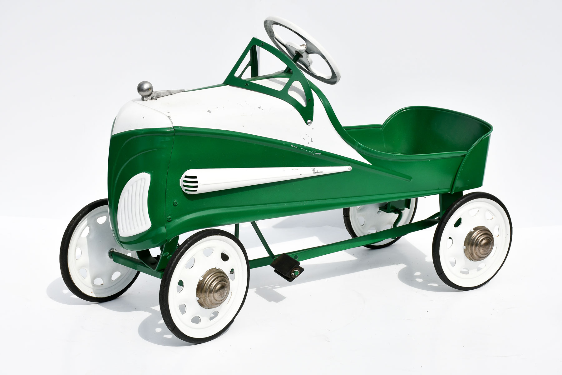 Appraisal: STEELCRAFT ROADSTER AUTO ACE PEDAL CAR Green car with white