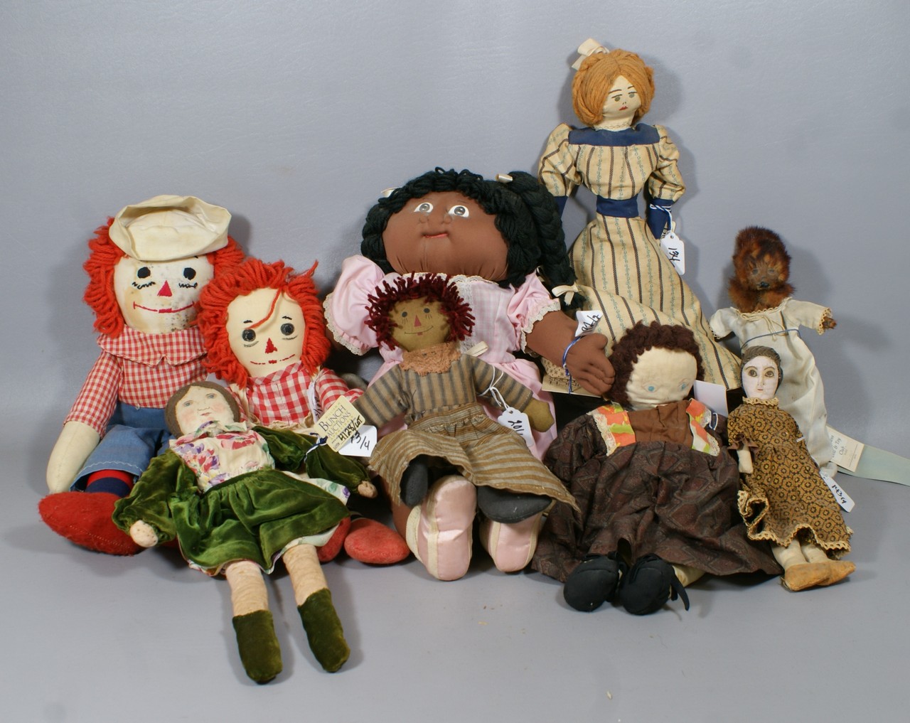 Appraisal: Lot of Cloth Dolls including Raggedy Ann's and Raggedy Andy