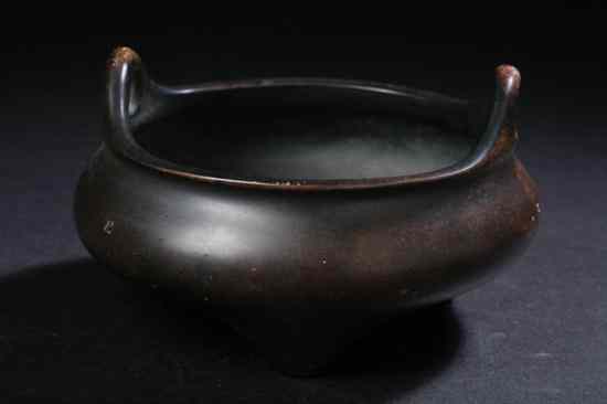 Appraisal: CHINESE BRONZE CENSER Xuande mark Bomb -form body with two