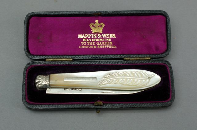 Appraisal: A Victorian personal fruit knife with sterling silver blade and