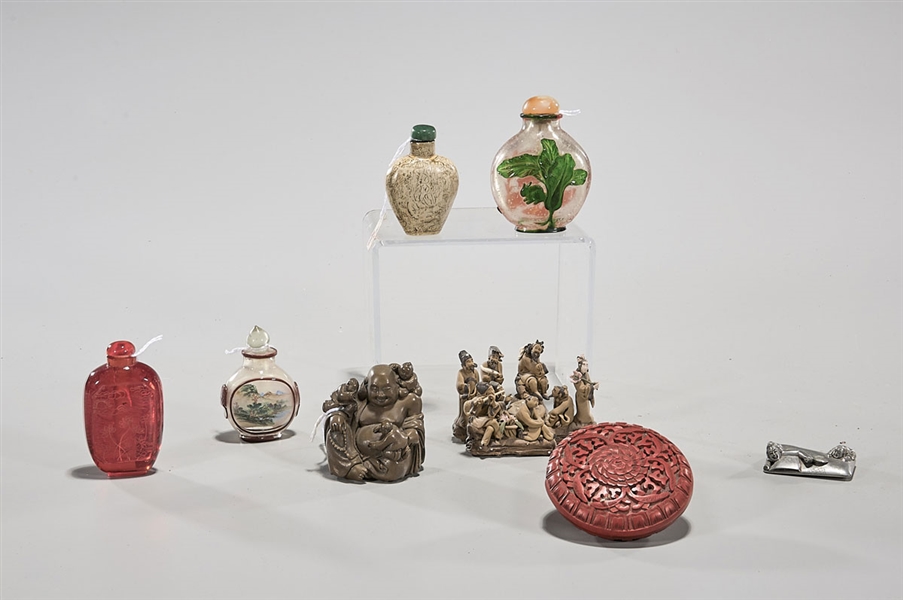 Appraisal: Group of eight various Chinese and Japanese objects including snuff