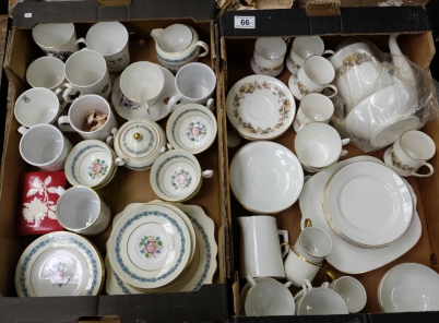 Appraisal: A collection of pottery to include Royal Standard Lyndale part