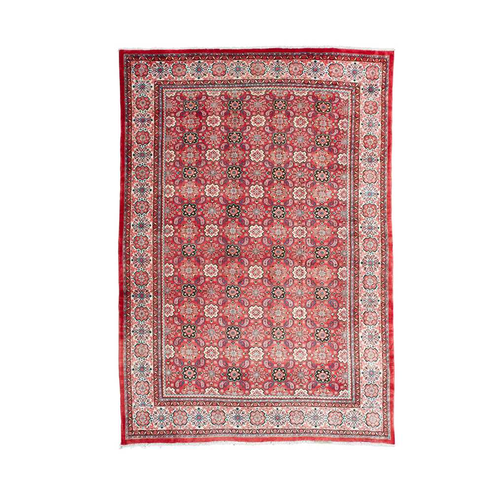 Appraisal: SAROUK MAHAL CARPET WEST PERSIA TH CENTURY the red field