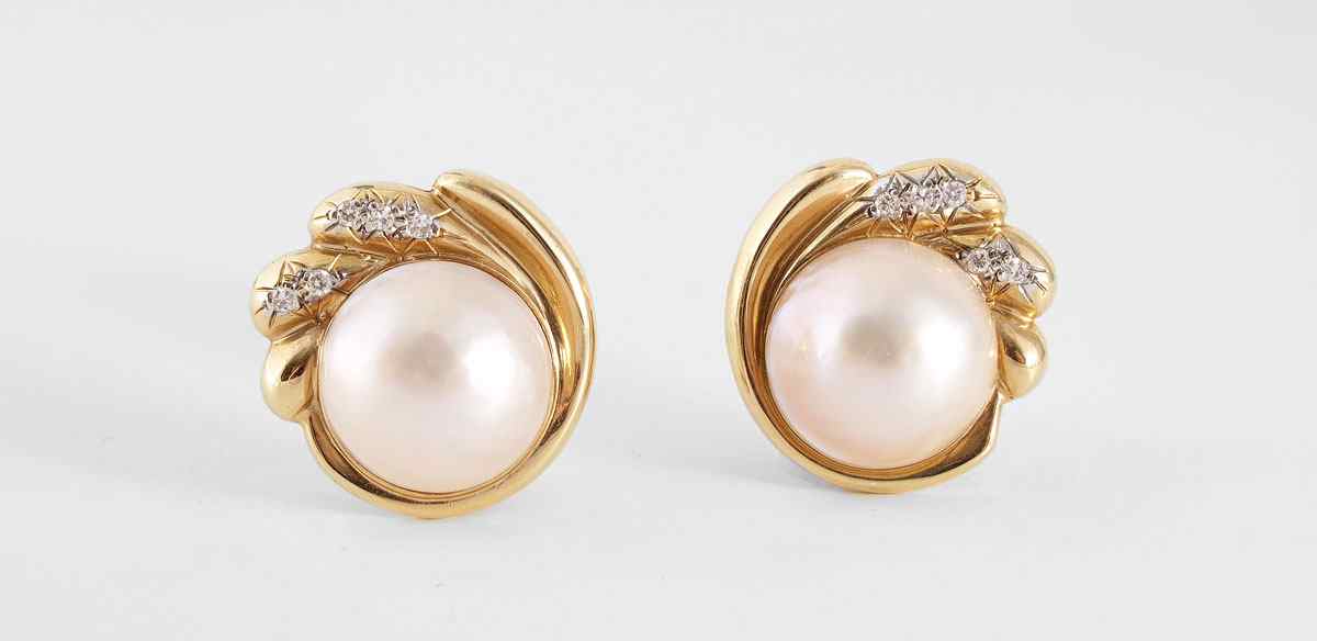 Appraisal: K MABE PEARL DIAMOND EARRINGS K yellow gold earrings contain