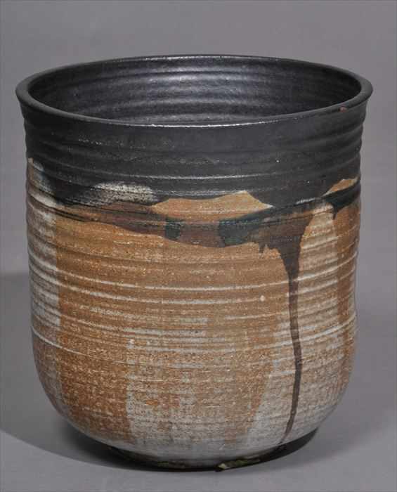 Appraisal: TOSHIKO TAKAEZU b POT Clay with black tan and gray