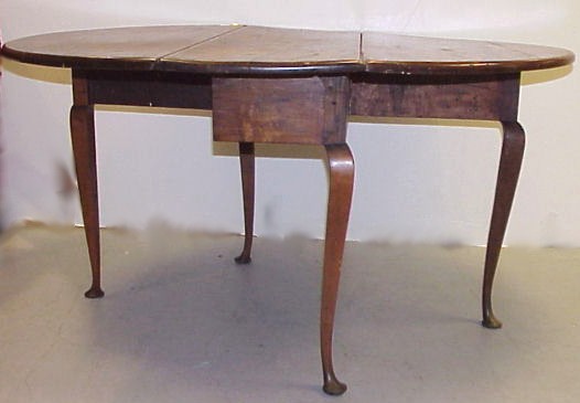 Appraisal: Queen Anne mid th C drop leaf dining table oblong