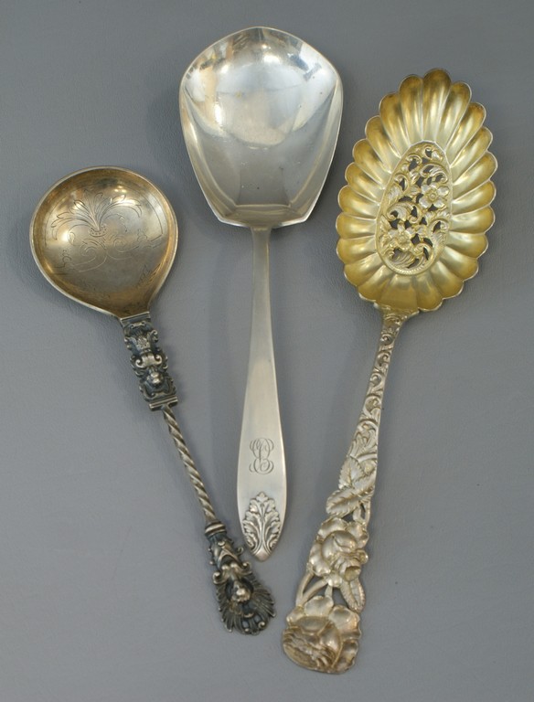 Appraisal: sterling silver serving pcs pierced floral repousse spoon marked MRH