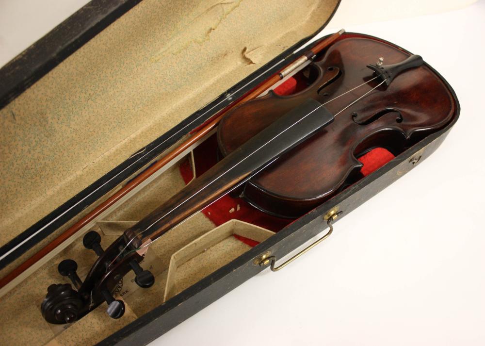 Appraisal: ANTIQUE VIOLIN BOW AND HARDCASE English late th early th