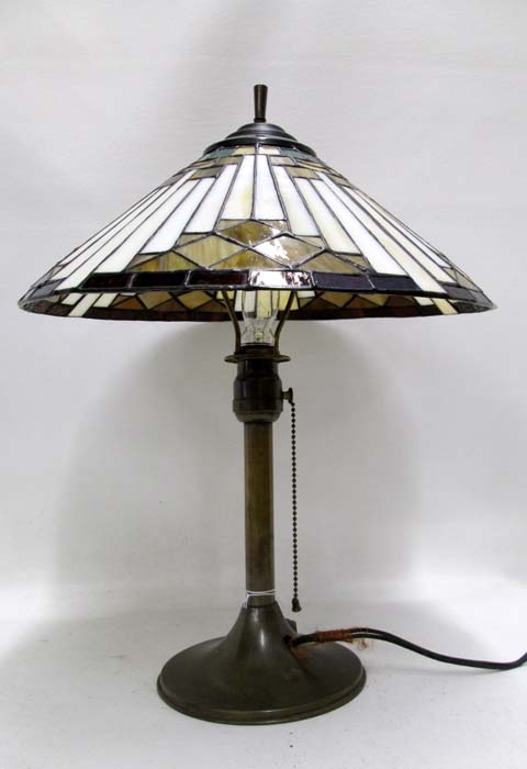 Appraisal: AMERICAN SLAG GLASS TABLE LAMP Mission style shade D raised