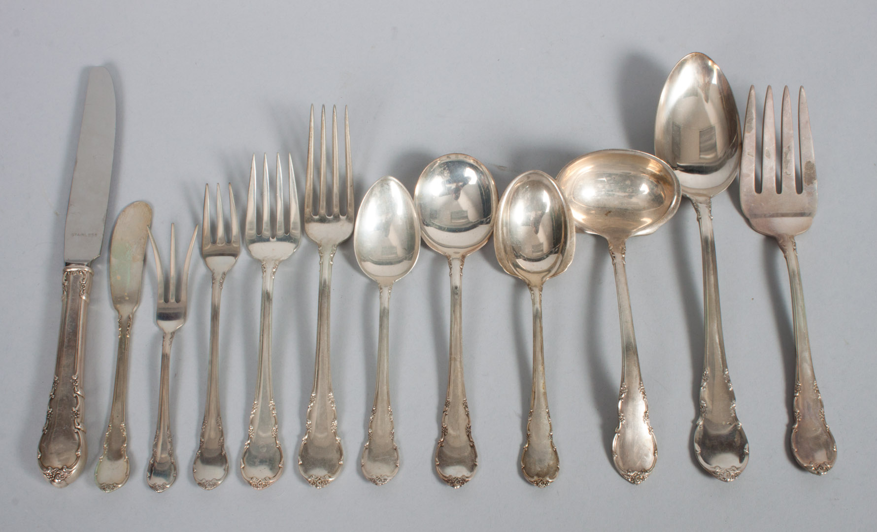 Appraisal: Lunt Modern Victorian sterling partial flatware comprising pieces including knives