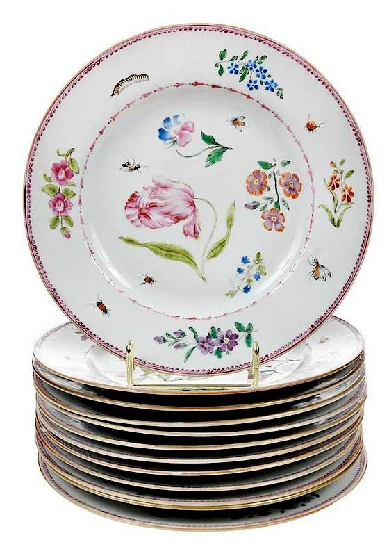 Appraisal: Twelve Chinese Famille Rose Plates With Insects Qing dynasty circa