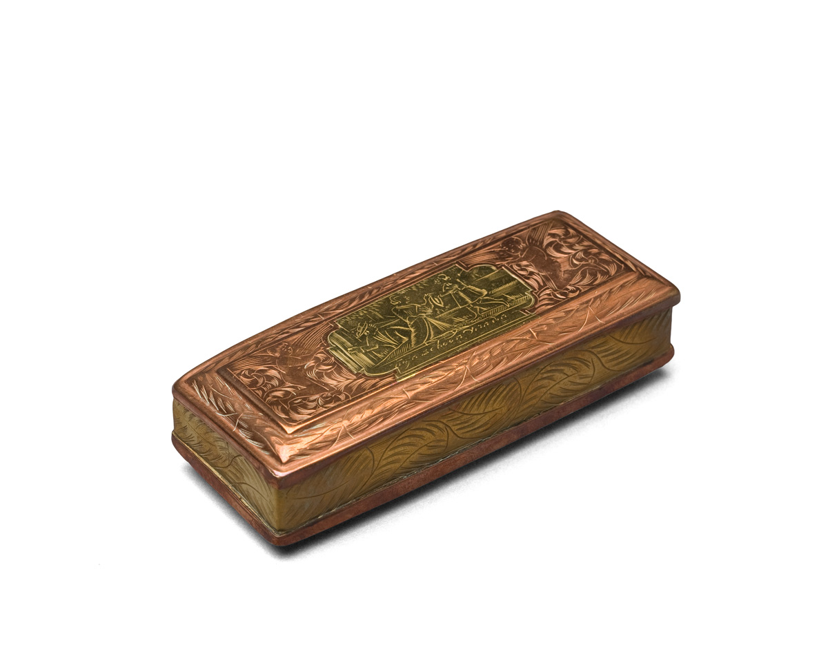 Appraisal: DUTCH BRASS AND COPPER SNUFF BOX EIGHTEENTH CENTURY The cover