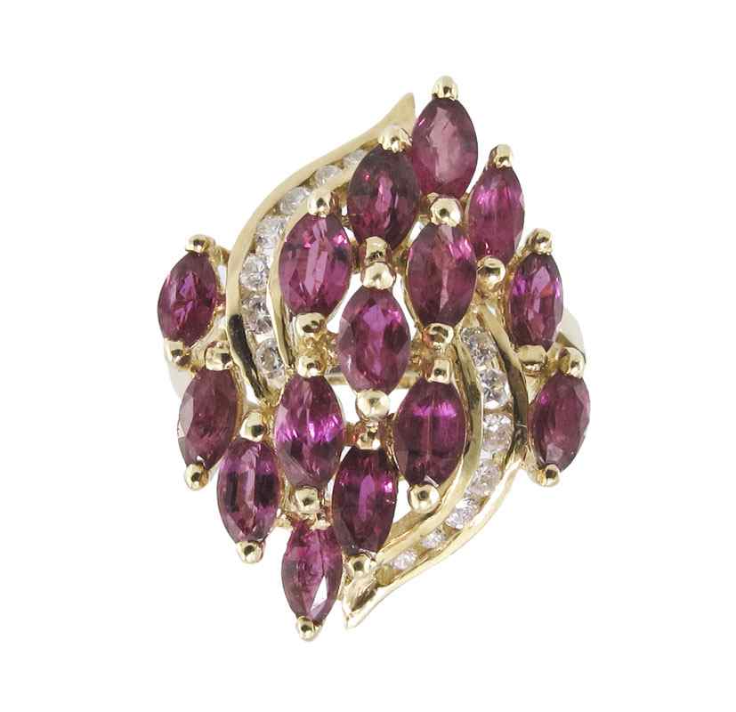 Appraisal: RUBY DIAMOND k GOLD RING K yellow gold ring contains