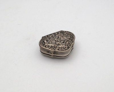 Appraisal: An th century continental silver snuff box marked Cren and