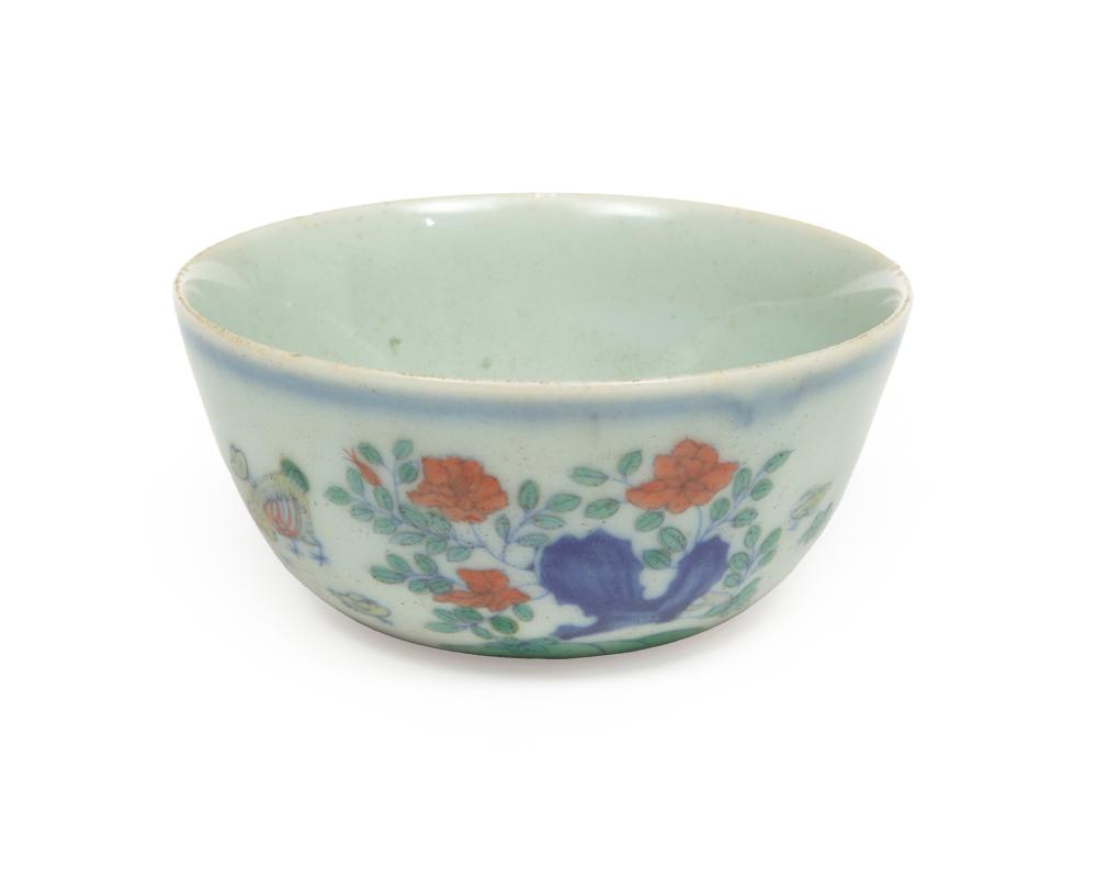 Appraisal: Chinese Wucai Porcelain Cup decorated with a rooster and hen