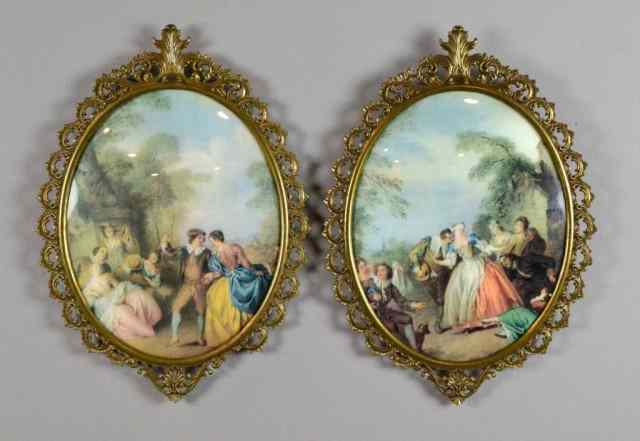 Appraisal: BRONZE FRAMED OVAL RENAISSANCE PRINTSNice pair of figural prints each