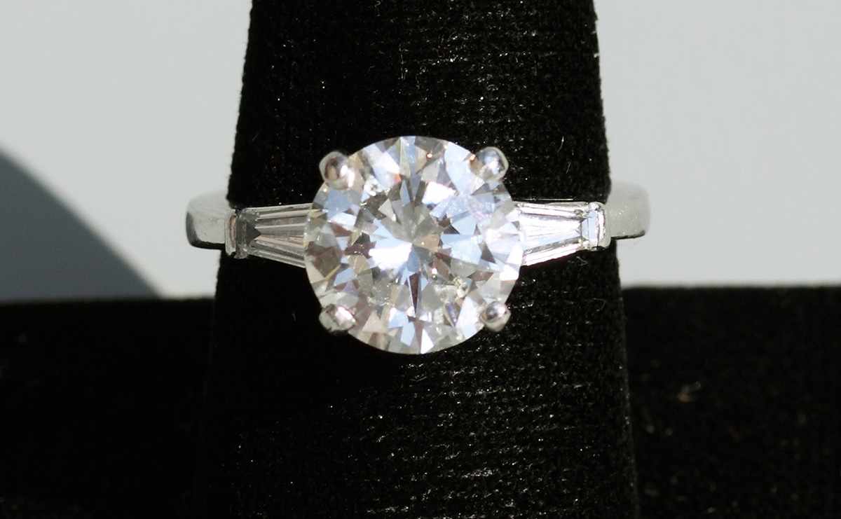 Appraisal: Carat Diamond Solitaire Ring Set in Platinum GIA Report Round