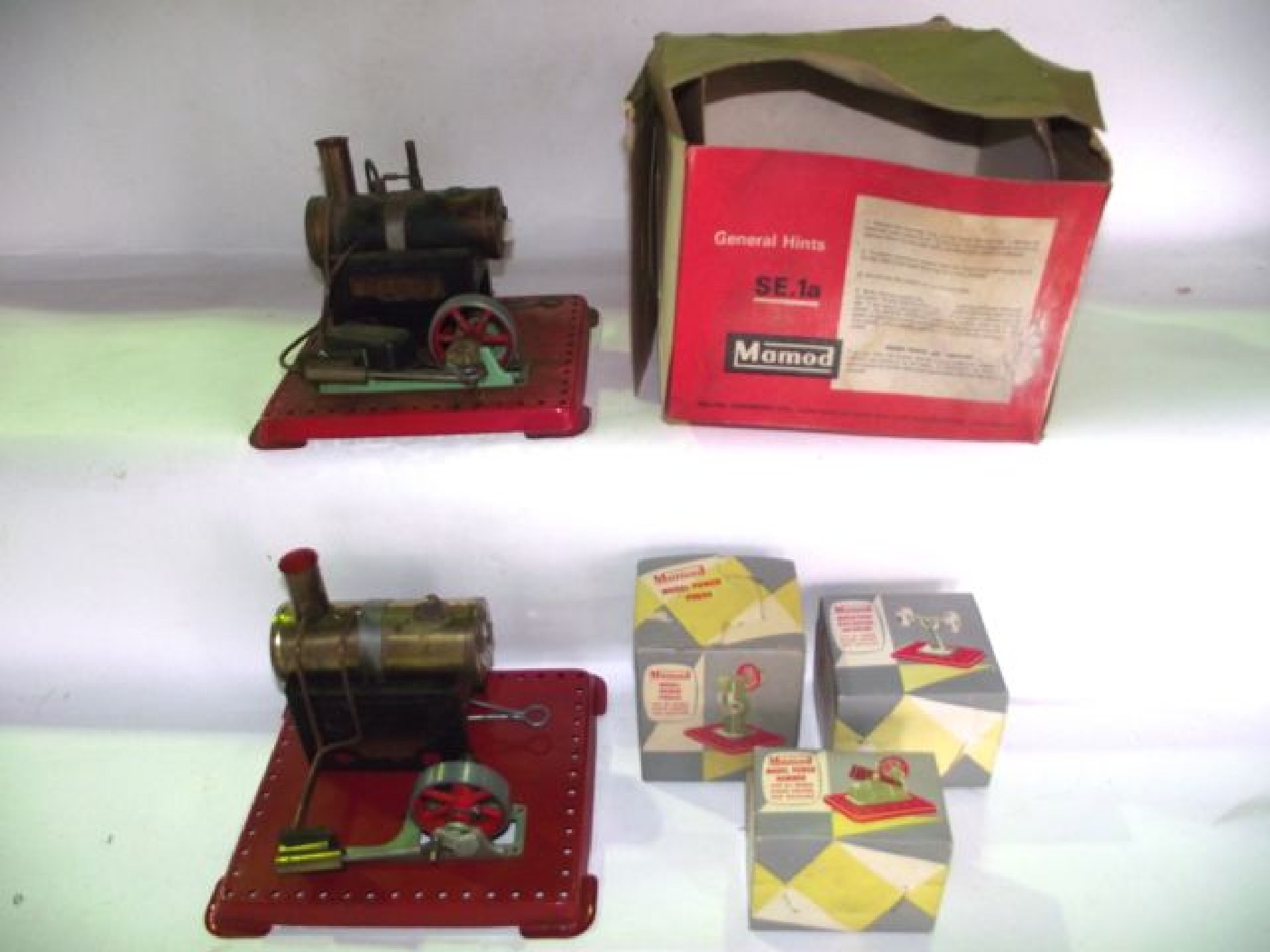 Appraisal: A boxed Mamod SE A engine assembly together with a