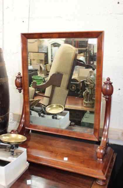 Appraisal: A TH CENTURY MAHOGANY SWING DRESSING DRESSING TABLE MIRROR the