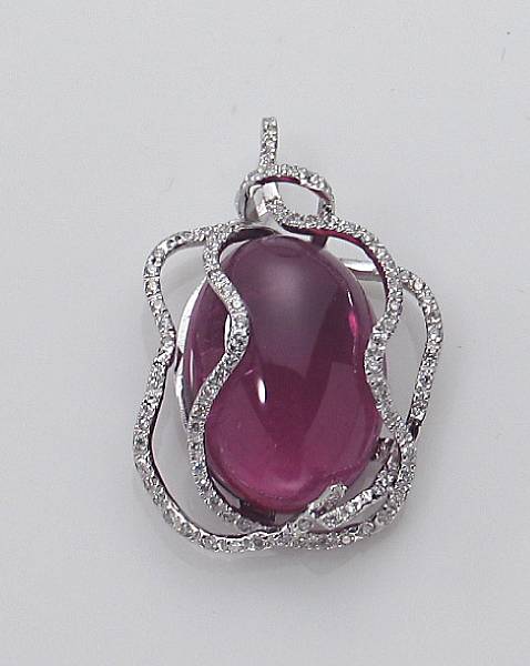 Appraisal: A pink tourmaline diamond and k white gold pendant