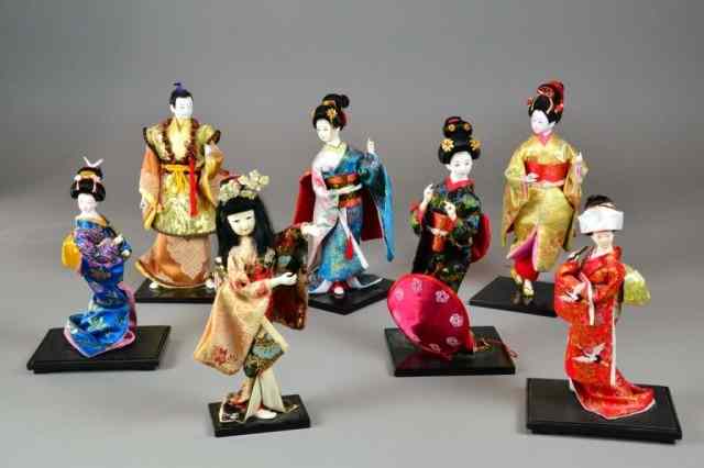 Appraisal: JAPANESE PORCELAIN DOLLSTo include geisha dolls and samurai dolls all