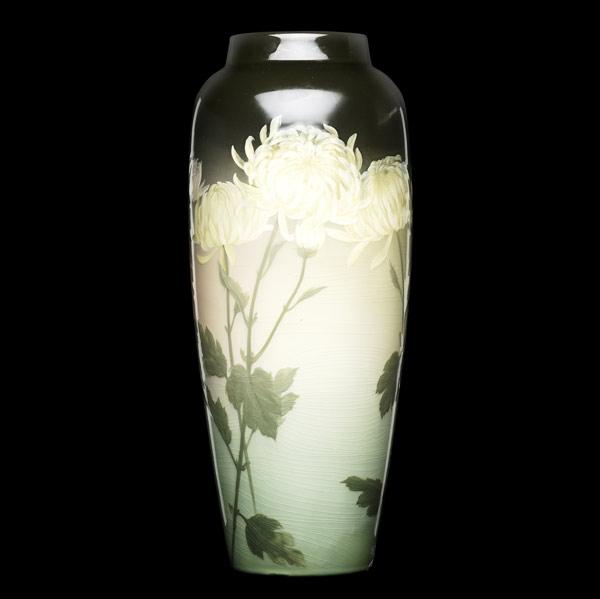 Appraisal: KATARO SHIRAYAMADANIROOKWOODTall Iris glaze vase Seconded mark for grinding chips