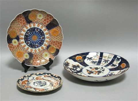 Appraisal: IMARI FLORIFORM DISH Early Meiji period late th century early