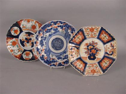 Appraisal: Three Large Japanese Imari plates late th century All with