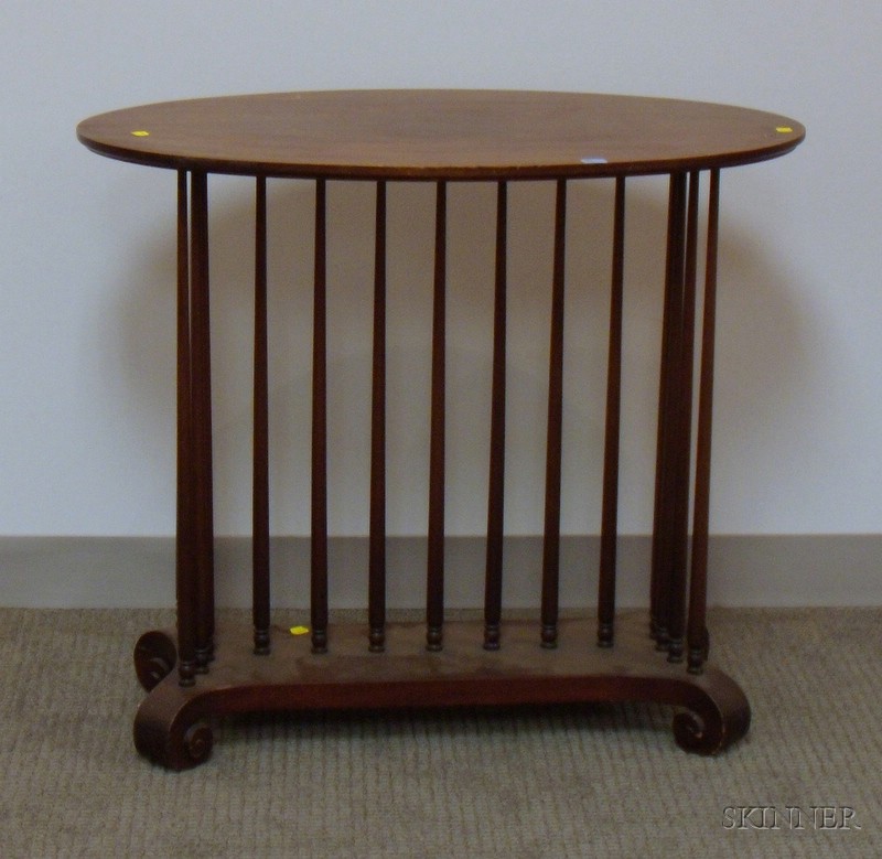 Appraisal: Edwardian Oval Mahogany Spindle-base Occasional Table