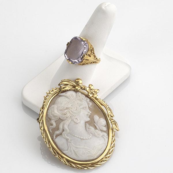 Appraisal: GOLD CAMEO JEWELRY Shell cameo brooch with ornate k frame