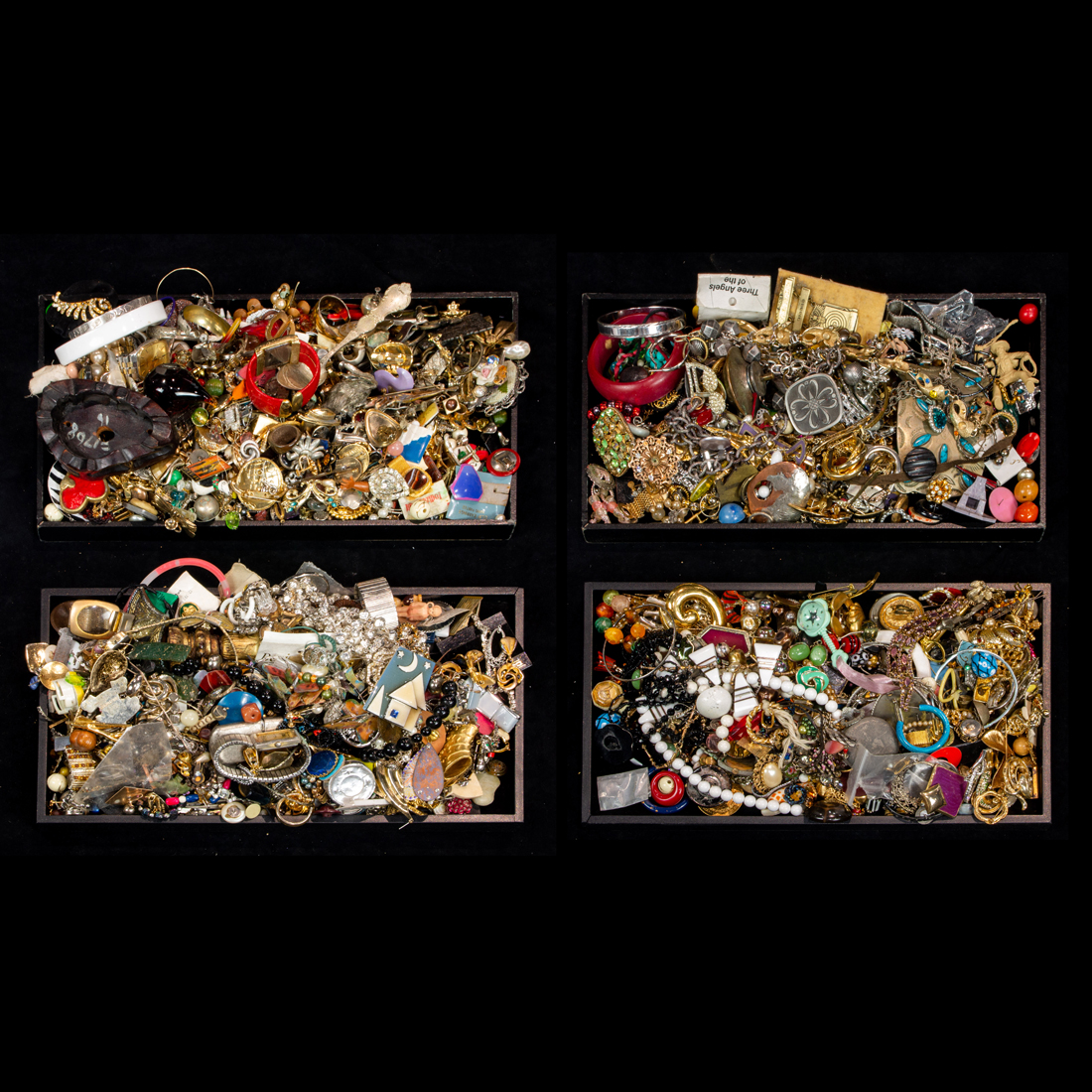 Appraisal: LOT OF BAGS OF MISCELLANEOUS COSTUME JEWELRY Lot of Bags