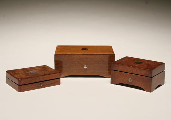 Appraisal: Two small music boxes and jewelry box working Thorens key