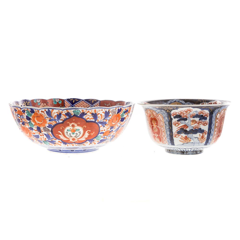 Appraisal: Two Japanese Imari Porcelain Bowls late th century steep sided