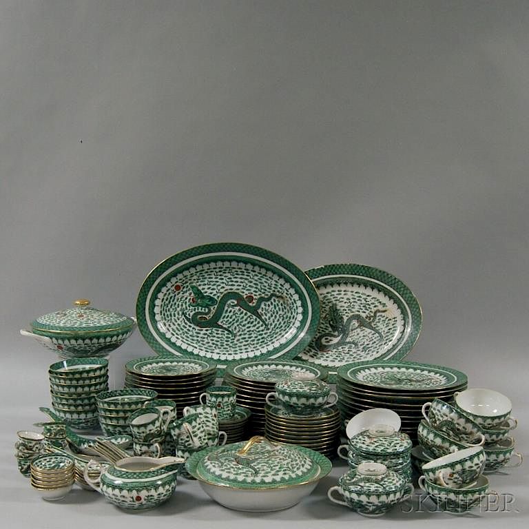 Appraisal: Chinese Green Dragon Partial Dinner Service early th century Comprising