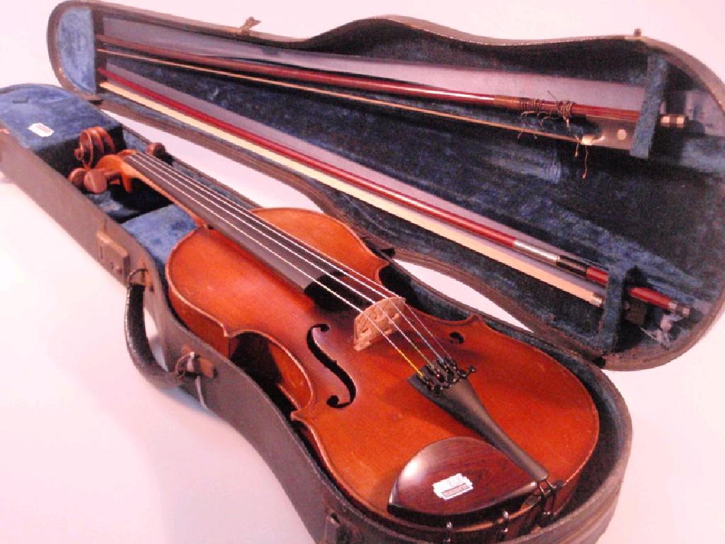 Appraisal: A late thC French violin School of Caussin with two